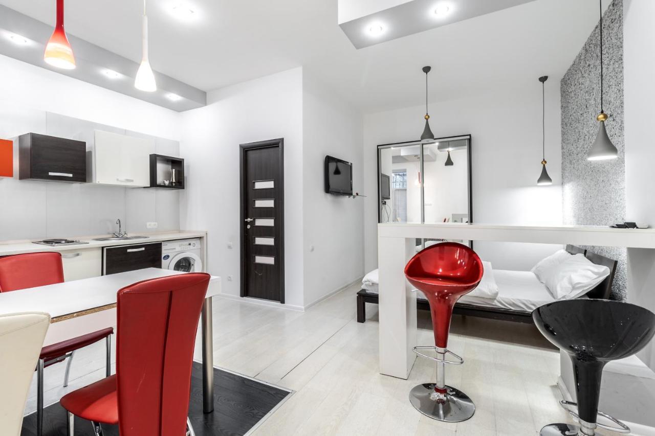 Black And Red Squares Apartment リヴィウ エクステリア 写真