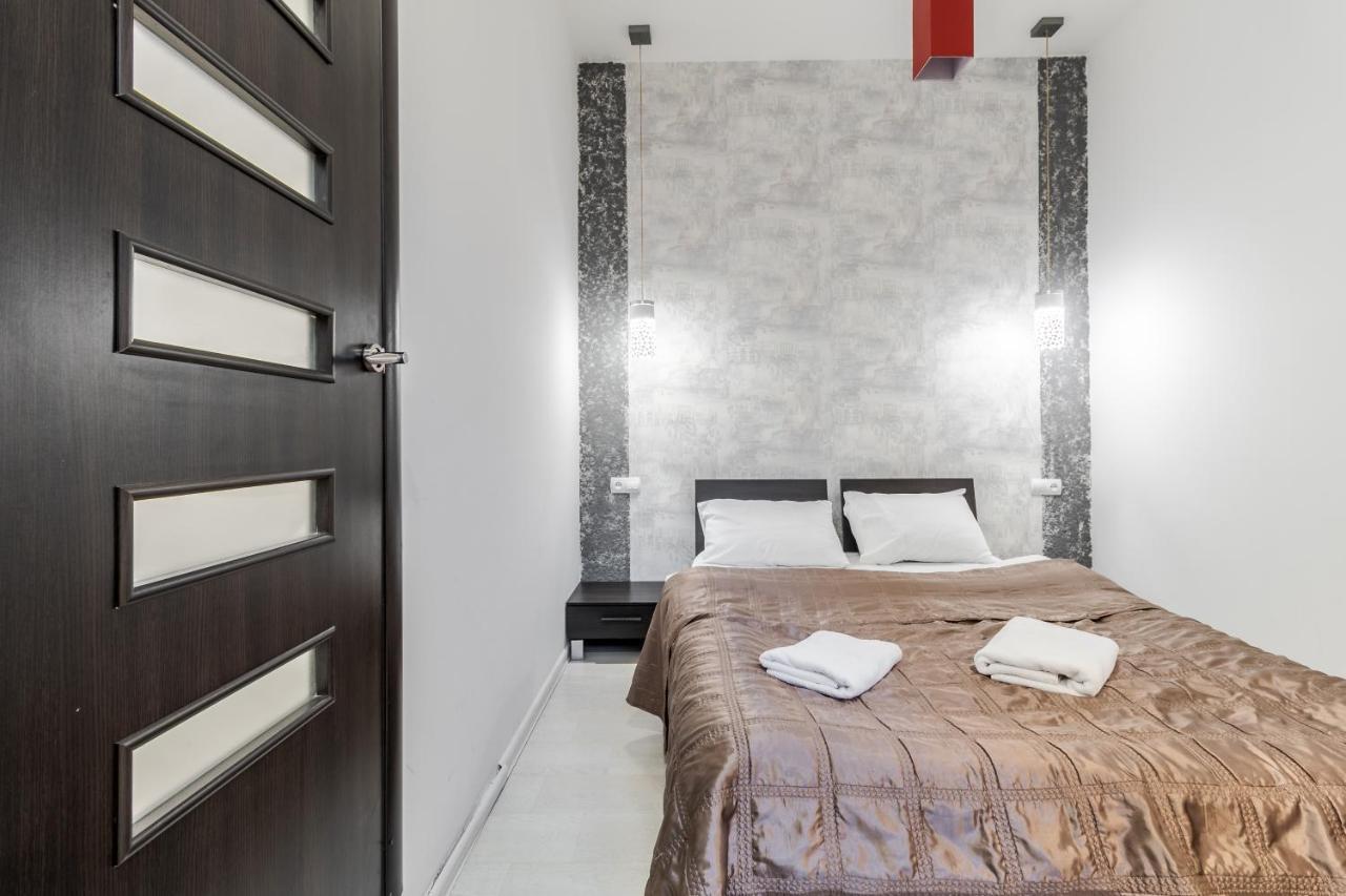 Black And Red Squares Apartment リヴィウ エクステリア 写真