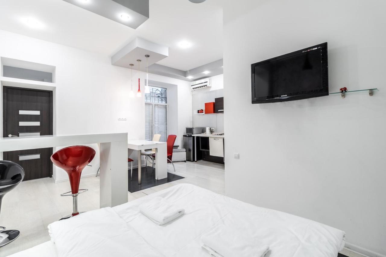 Black And Red Squares Apartment リヴィウ エクステリア 写真
